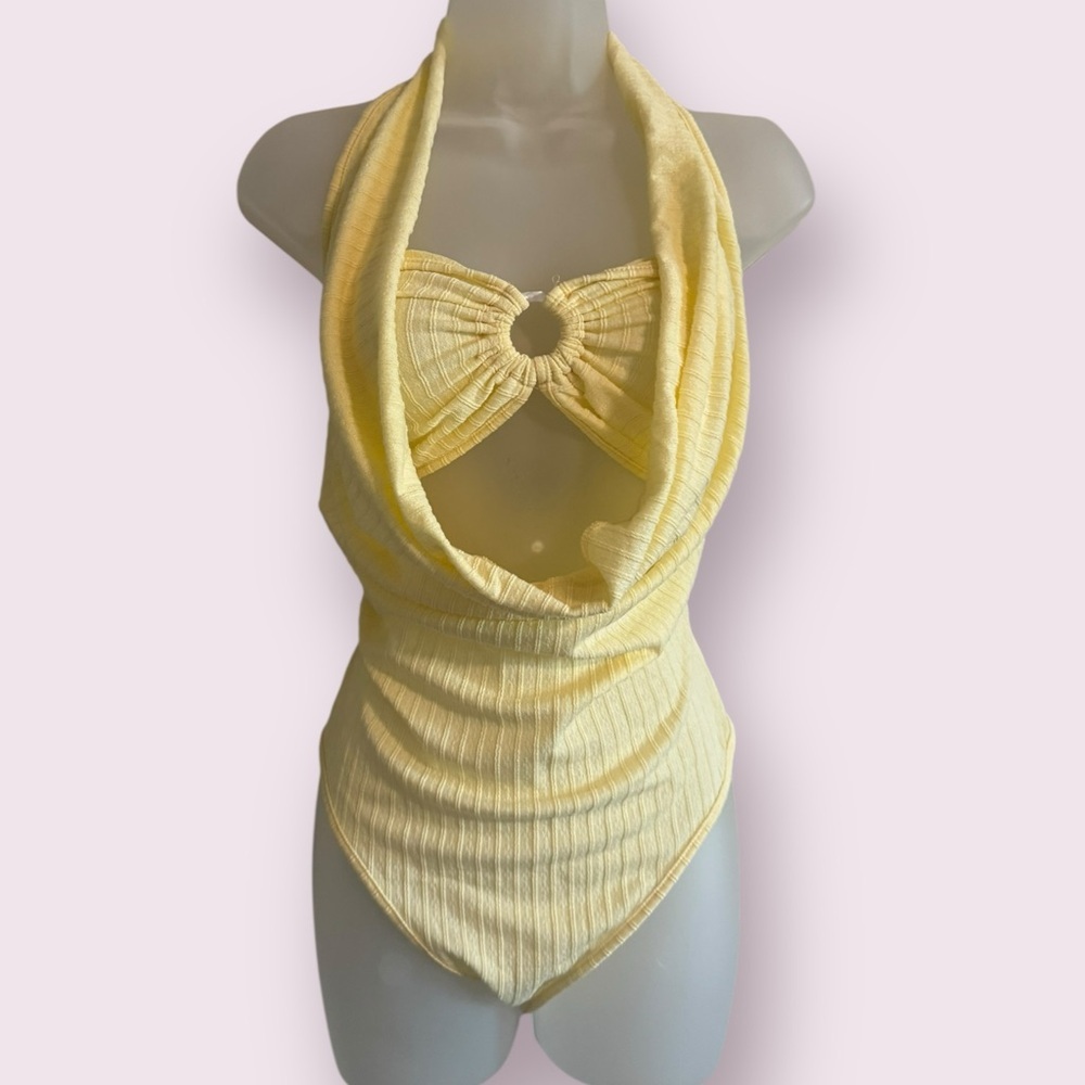 NWT SHEIN Yellow Ribbed Halter Bodysuit Ring Detail Size S